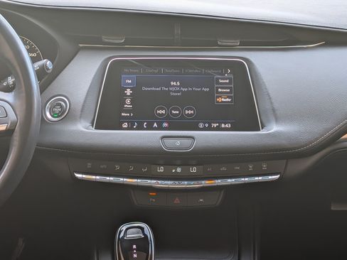 Used 2023 Cadillac XT4 Premium Luxury FWD image 26