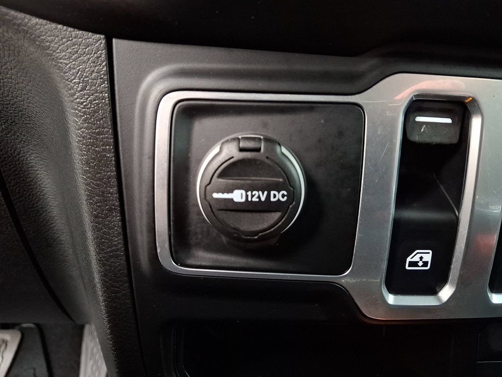 Used 2018 Jeep Wrangler Sport AWD/4WD image 21
