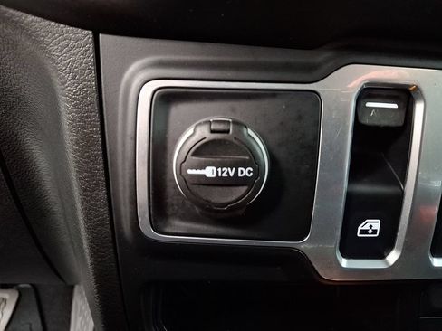 Used 2018 Jeep Wrangler Sport AWD/4WD image 21