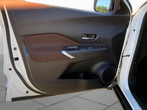 Used 2021 Nissan Kicks SR FWD image 18