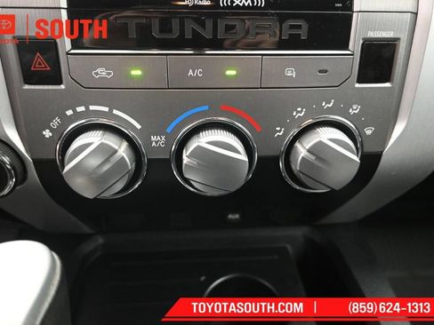 Used 2014 Toyota Tundra SR5 w/ SR5 Upgrade Package AWD/4WD image 18