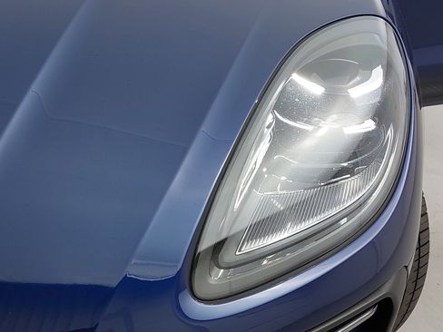 Used 2024 Porsche Macan image 33