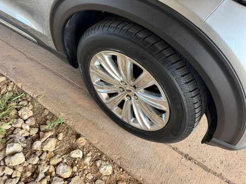 Used 2020 Ford Explorer Limited RWD image 31