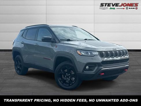 Used 2024 Jeep Compass Trailhawk AWD/4WD image 1