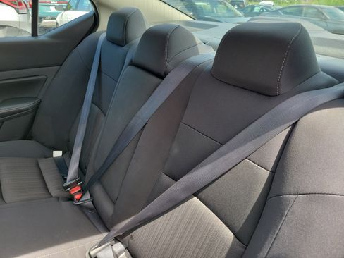 Used 2025 Nissan Altima 2.5 SV FWD image 11