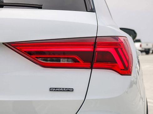 New 2025 Audi Q3 2.0T Premium image 11