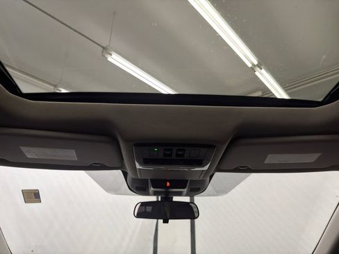 Used 2023 Nissan Rogue SV w/ SV Premium B Package FWD image 23