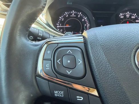 Used 2013 Toyota Avalon Limited w/ Technology Pkg FWD image 24