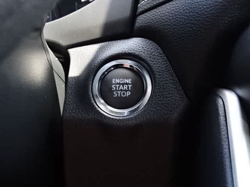 Used 2024 Toyota RAV4 XLE FWD image 31