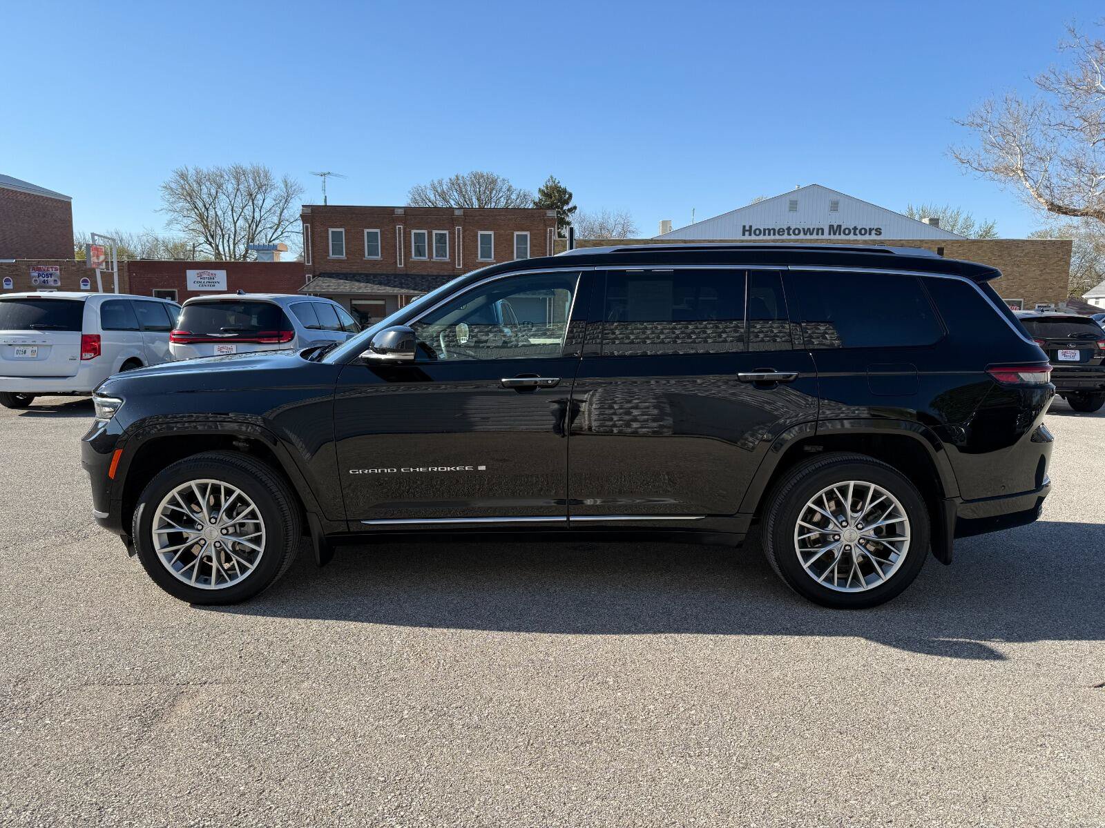 Used 2022 Jeep Grand Cherokee L Summit w/ Luxury Tech Group V AWD/4WD image 8