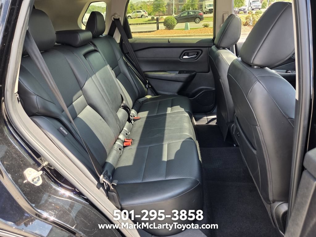 Used 2024 Nissan Rogue SV w/ SV Premium Package FWD image 14