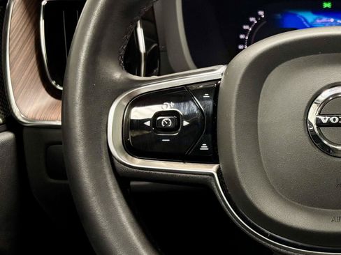 Used 2023 Volvo XC60 B5 Ultimate w/ Climate Package FWD image 25