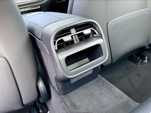 Used 2026 Mercedes-Benz E 350 Sedan image 19