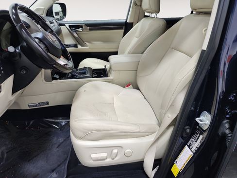 Used 2020 Lexus GX 460 Luxury w/ Accessory Package AWD/4WD image 9