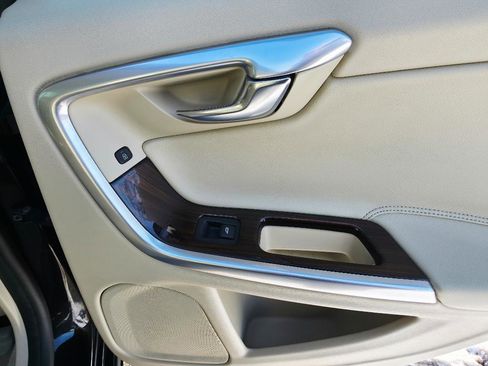 Used 2015 Volvo S60 T5 Premier w/ Convenience Package image 23