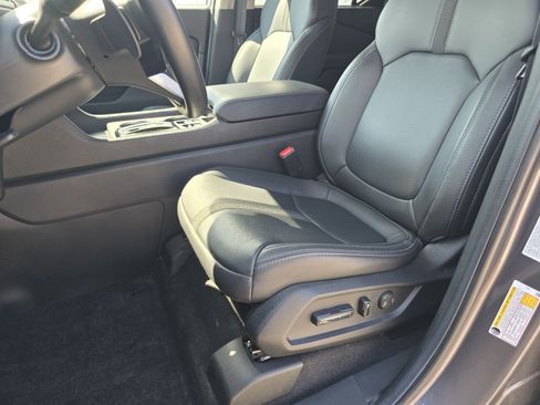 Used 2025 Honda Pilot EX-L image 23
