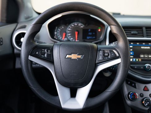 Used 2018 Chevrolet Sonic LT image 31