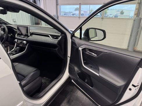 Used 2020 Toyota RAV4 XSE AWD/4WD image 19