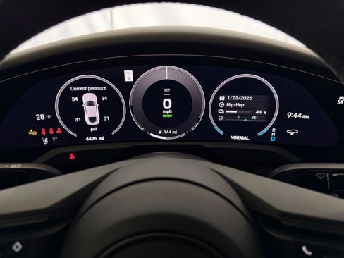 Used 2025 Porsche Taycan image 21