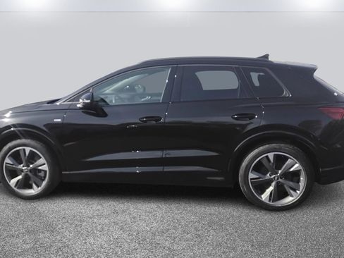 Certified 2025 Audi Q4 e-tron Premium w/ Convenience Package image 6