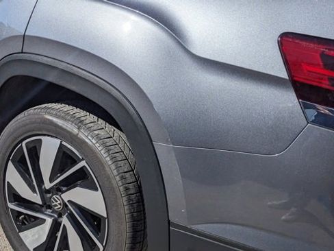 Used 2024 Volkswagen Atlas SE image 55