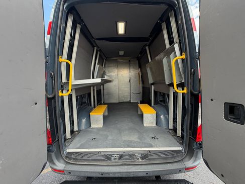 Used 2019 Mercedes-Benz Sprinter 144 image 11