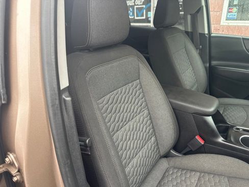 Used 2019 Chevrolet Equinox LT image 9