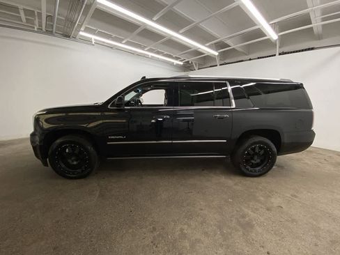 Used 2019 GMC Yukon XL Denali w/ Denali Ultimate Package image 3