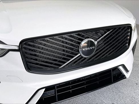 New 2026 Volvo XC60 B5 Core AWD/4WD image 28
