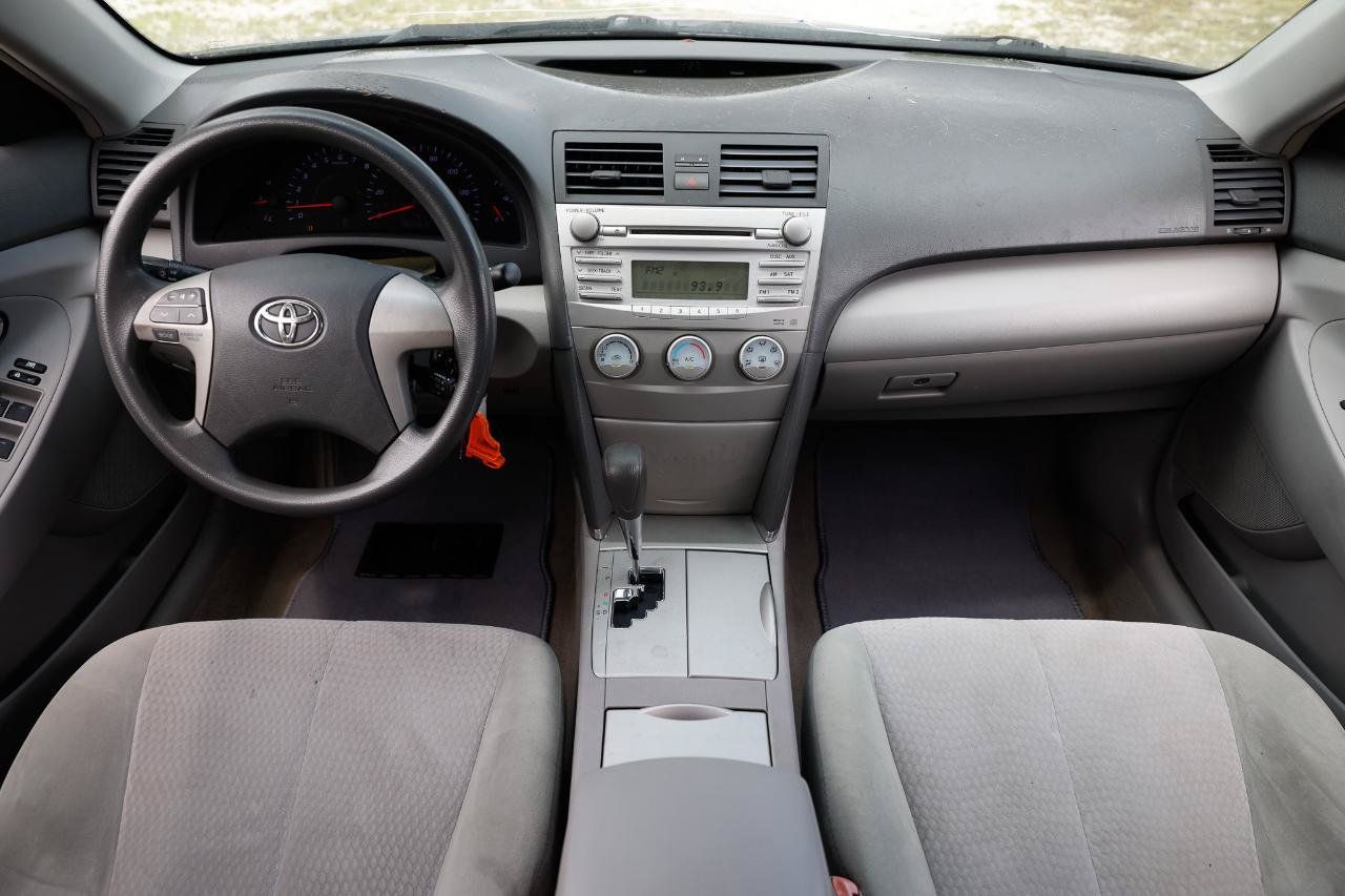 Used 2011 Toyota Camry LE FWD image 2