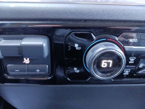 Used 2024 Chevrolet Silverado 2500 LTZ image 24