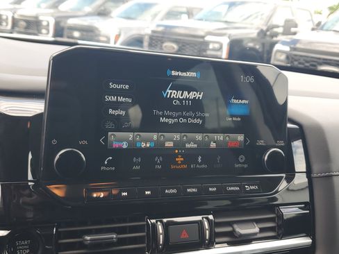 Certified 2025 Nissan Pathfinder SL image 26