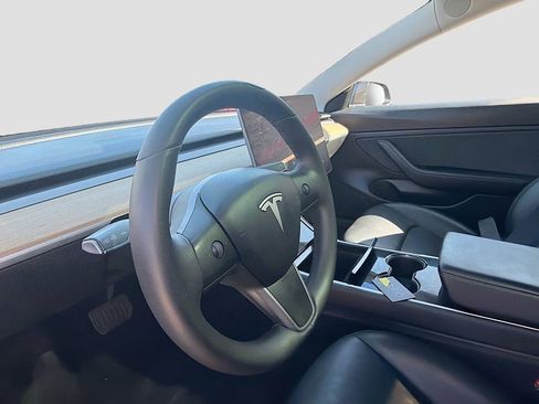 Used 2020 Tesla Model 3 Standard Range Plus image 10