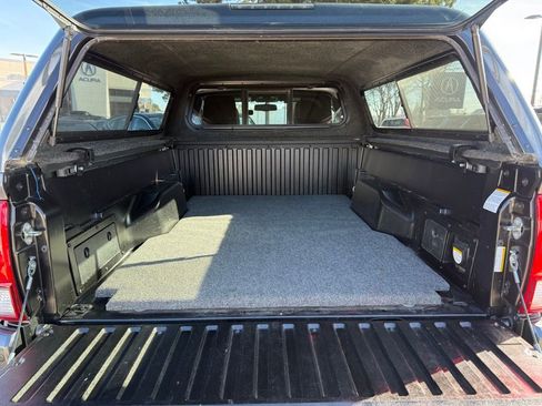 Used 2017 Toyota Tacoma TRD Sport image 16