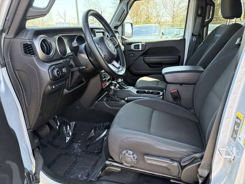 Used 2023 Jeep Wrangler Unlimited Rubicon 4xe w/ Cold Weather Group AWD/4WD image 14