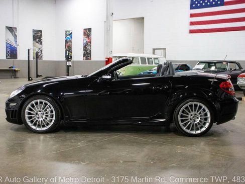 Used 2005 Mercedes-Benz SLK 55 AMG image 4