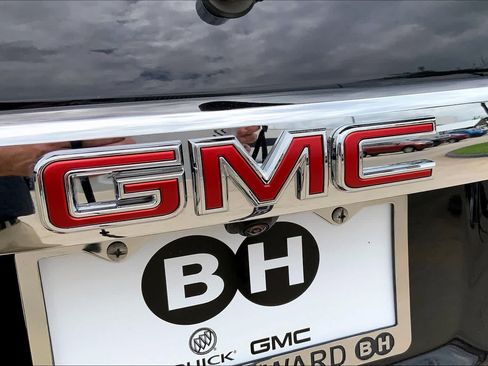 Used 2020 GMC Acadia SLT w/ Premium Package FWD image 10
