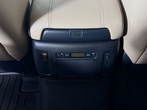 Used 2022 Nissan Armada Platinum w/ Captain's Chairs Package RWD image 31