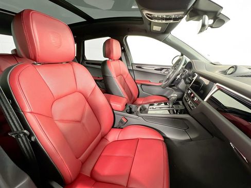 New 2026 Porsche Macan image 30