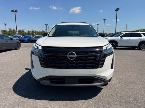 New 2026 Nissan Pathfinder Platinum AWD/4WD image 3