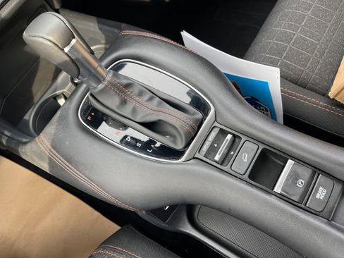 Certified 2025 Honda HR-V Sport image 29