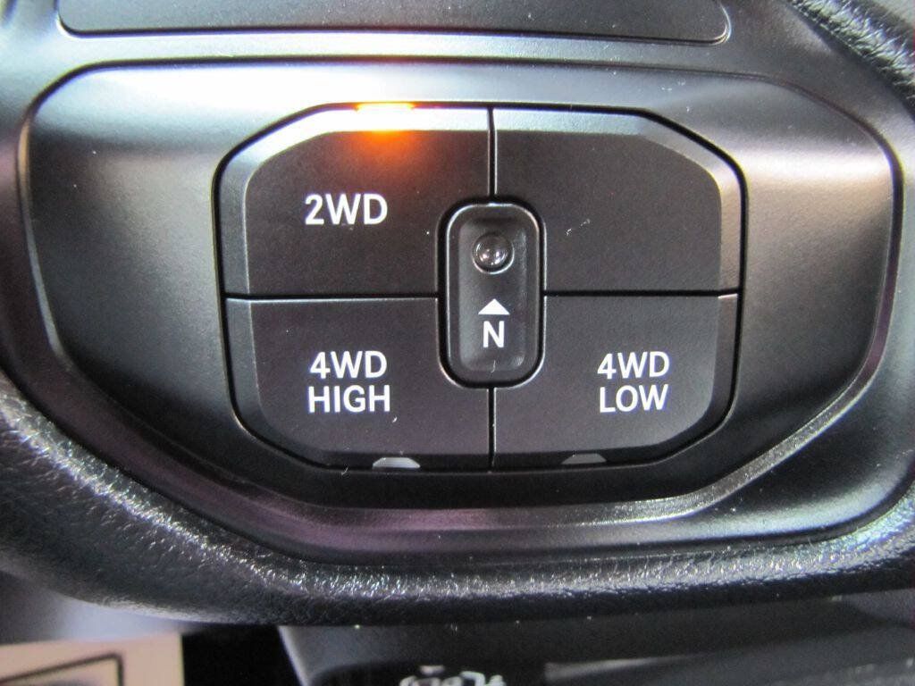 Used 2026 RAM 2500 Laramie AWD/4WD image 43