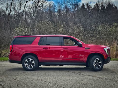 New 2026 GMC Yukon XL AT4 Ultimate image 2