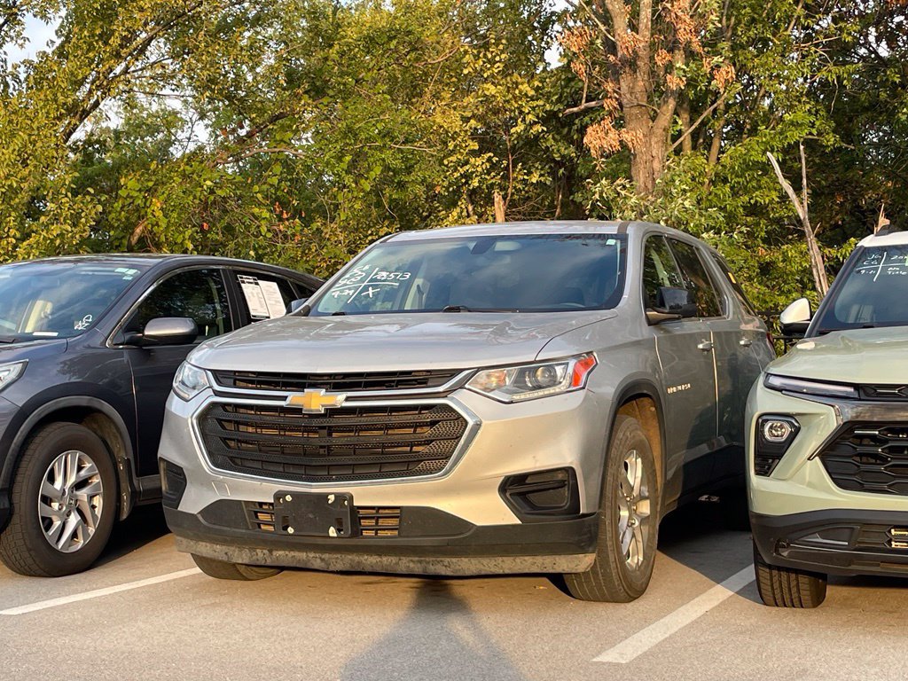 Used 2021 Chevrolet Traverse LS FWD image 3