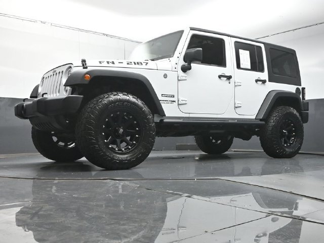 Used 2018 Jeep Wrangler Unlimited Sport S AWD/4WD image 31