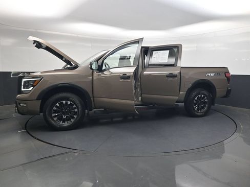 Used 2022 Nissan Titan PRO-4X w/ Pro-4x Convenience Package AWD/4WD image 48