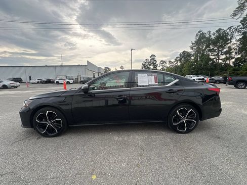 Used 2023 Nissan Altima 2.5 SR FWD image 5