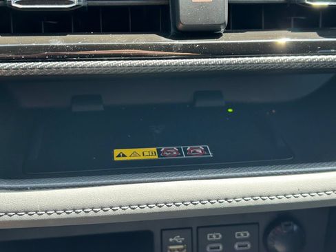 Used 2025 Toyota Highlander XSE AWD/4WD image 33