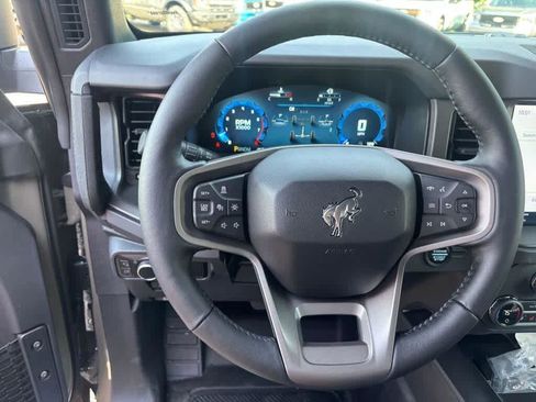 New 2025 Ford Bronco Badlands AWD/4WD image 9