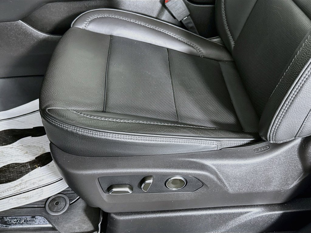 Used 2026 GMC Yukon XL Denali w/ Sun & Power Step Package AWD/4WD image 19